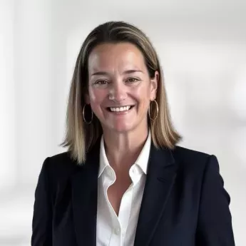 Jen Henkel headshot