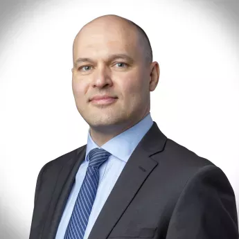 Maxim Urenev Headshot